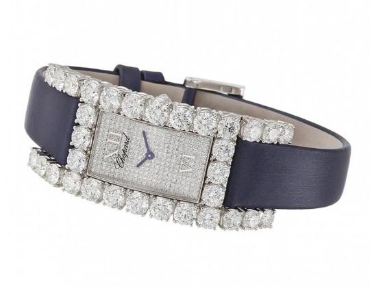 The comfortable copy Chopard Diamond 139284-1000 watches have purple straps.